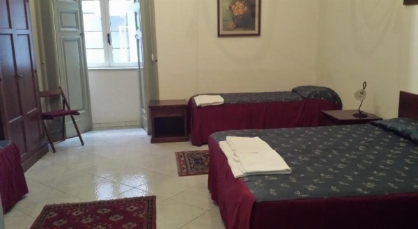 Miseria e Nobilta' Bed and Breakfast image 2